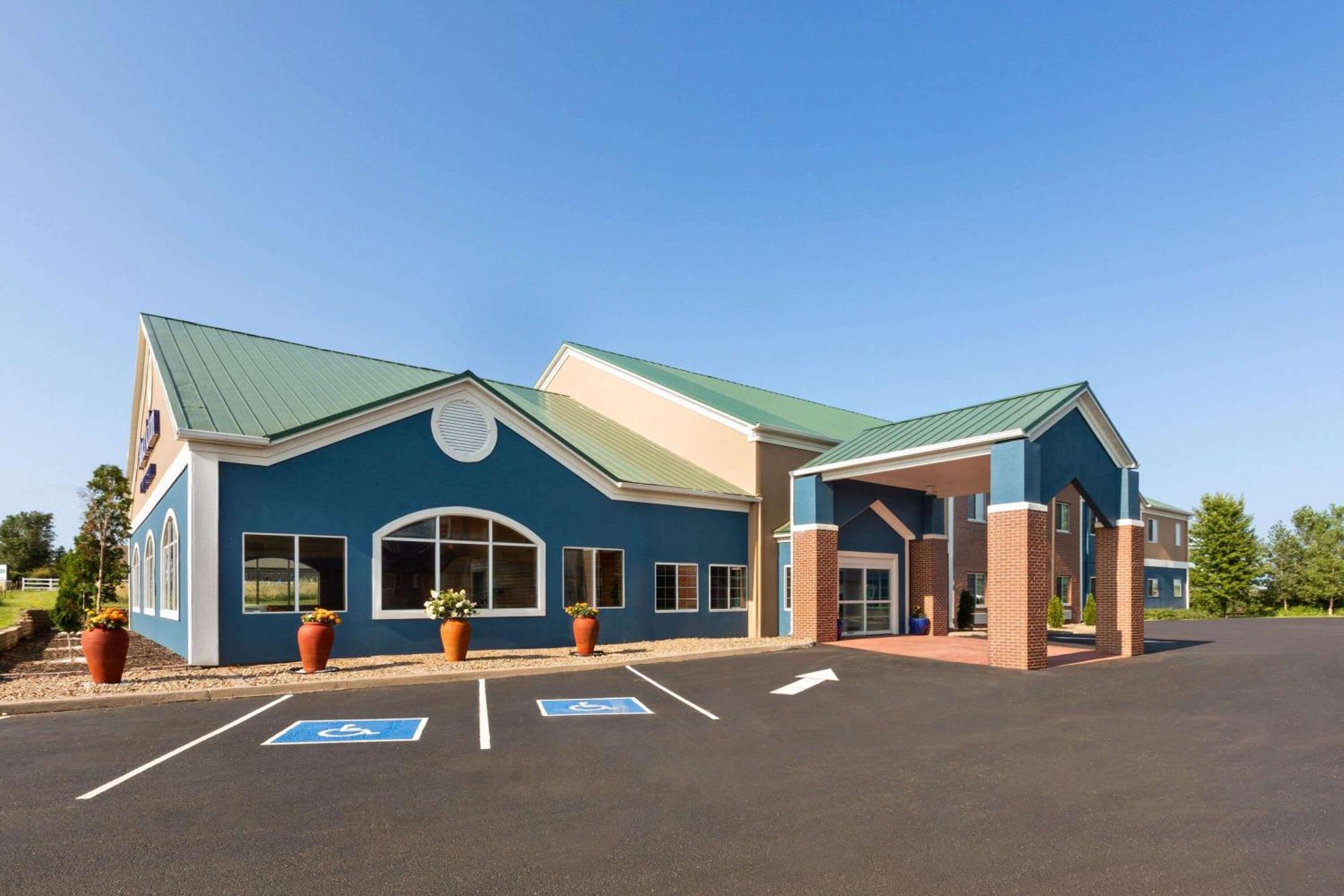 Pioneer Inn & Suites Grinnell Exterior photo